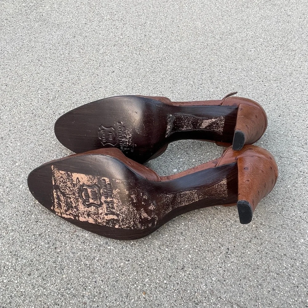 Stuart Weitzman Brown Leather Heels - Picture 3 of 4